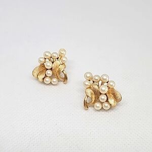 Classic Trifari Pearls Floral Theme Clip On Earrings Vintage Costume Jewelry